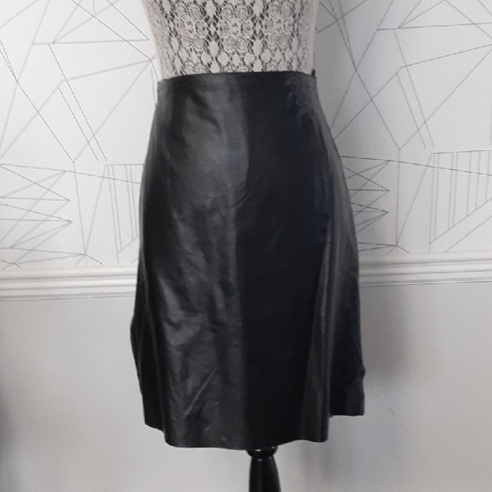 Elegant Black Leather Skirt